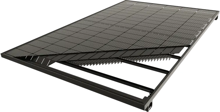 Vue en coupe d’un panneau DualSun SPRING montrant l’échangeur thermique et les ailettes situés en face arrière